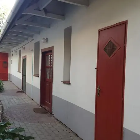 Pusztaszil Vendeghaz * Makó
