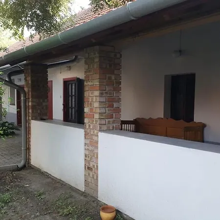 Pusztaszil Vendeghaz * Makó